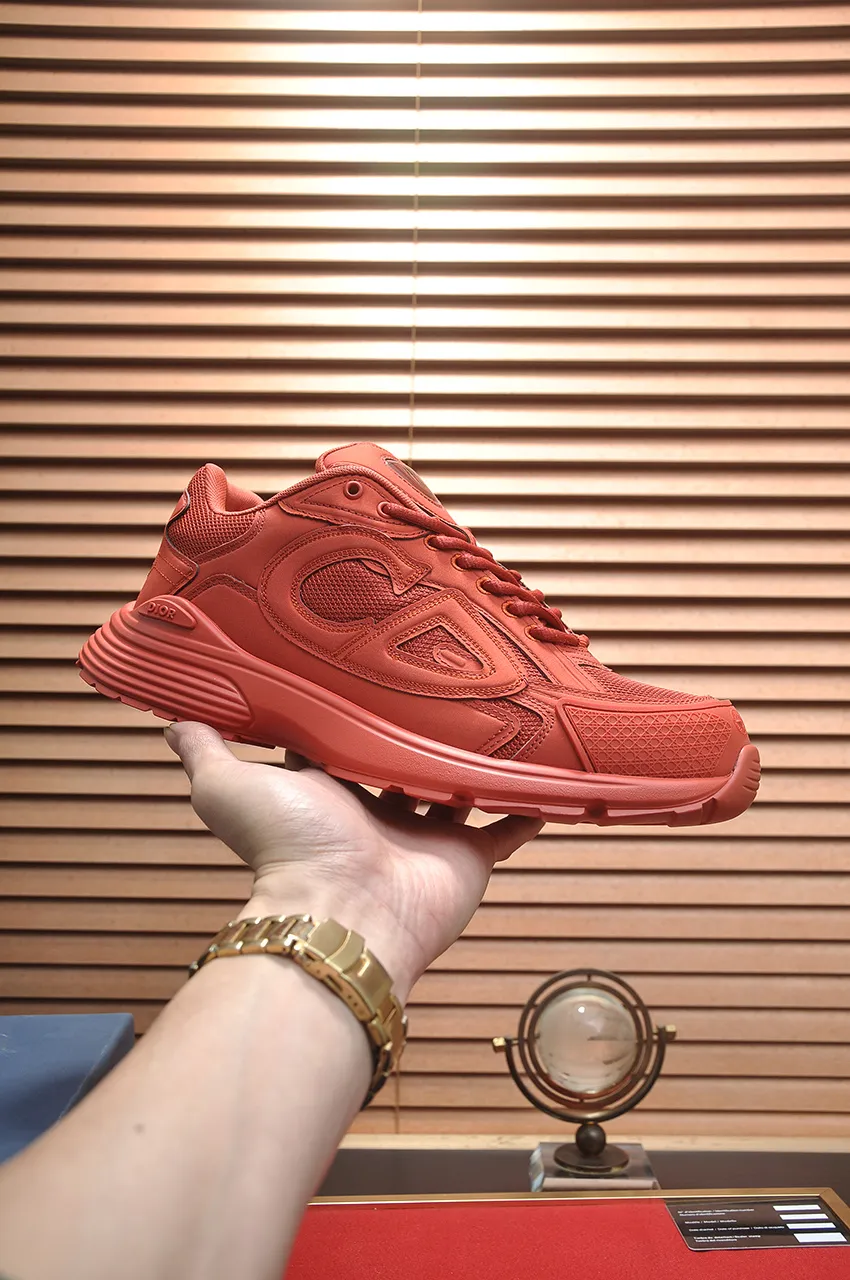 Men's men's shoes 💰: 540💶 (top original order) Brand: Dior (Dior) Standard code: Men's code 38-44 (45 customized) Grade: Same style as the official website Material: Top original cowhide stitched together Original wear-resistant and lightweight outsole Style category: Fashionable casual shoes Distinguished luxury brand elements top luxury Color: Real picture color